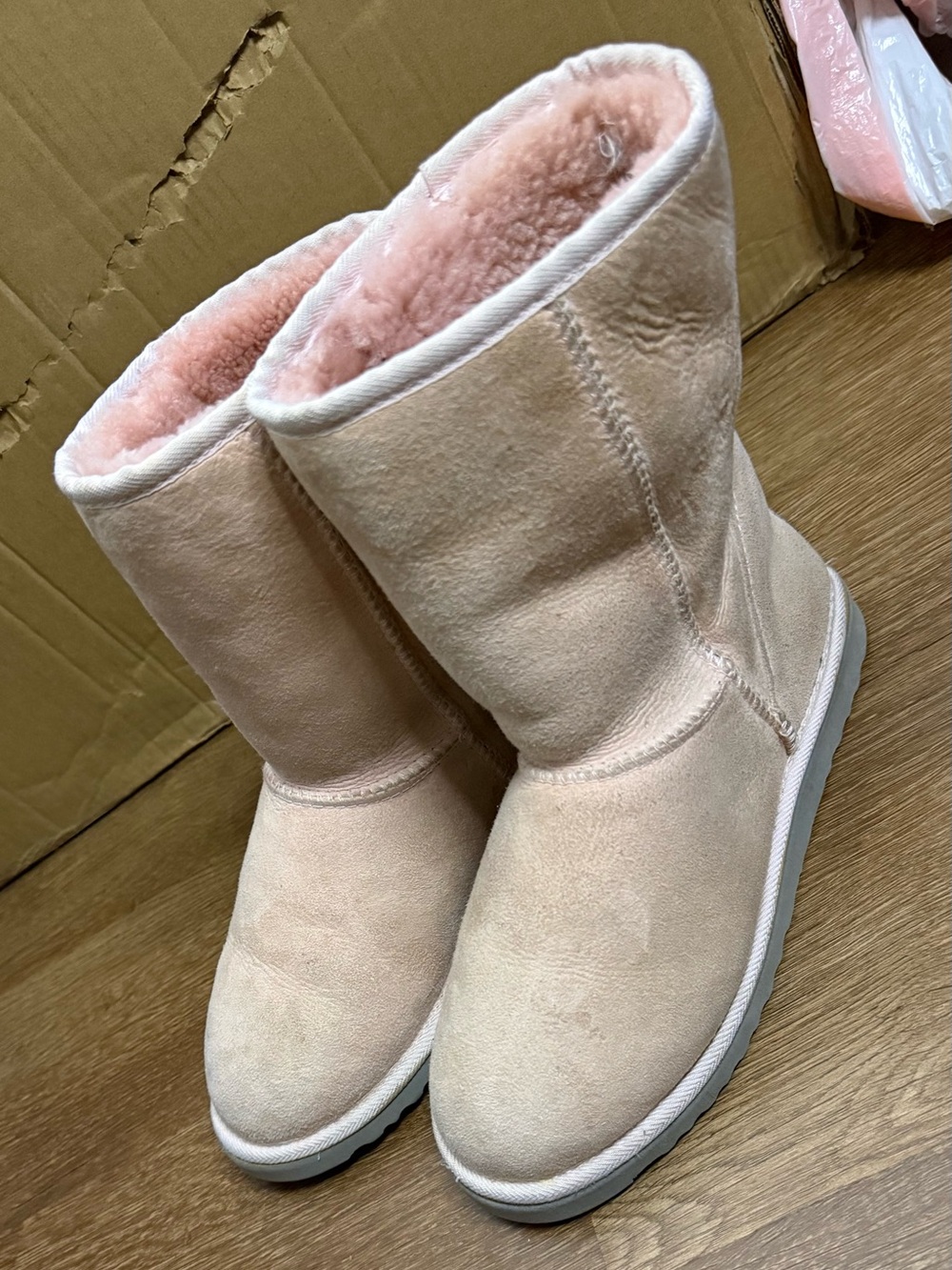 UGG Classic Short II Birchwood Water-resistant Suede Women Boots Size Size 8